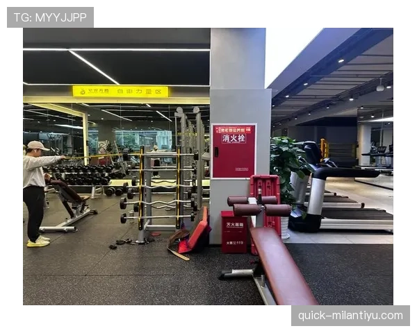 冯彦哲这训练强度，凌晨四点健身房打卡是认真的？