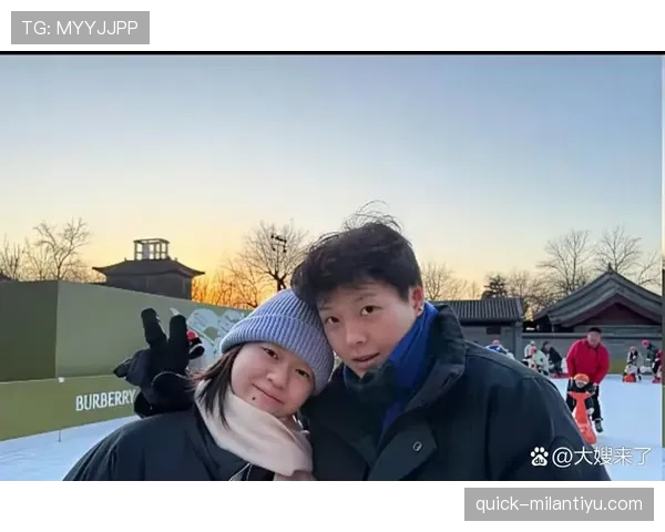 陈艺文训练完直接拎爱马仕去吃宵夜？